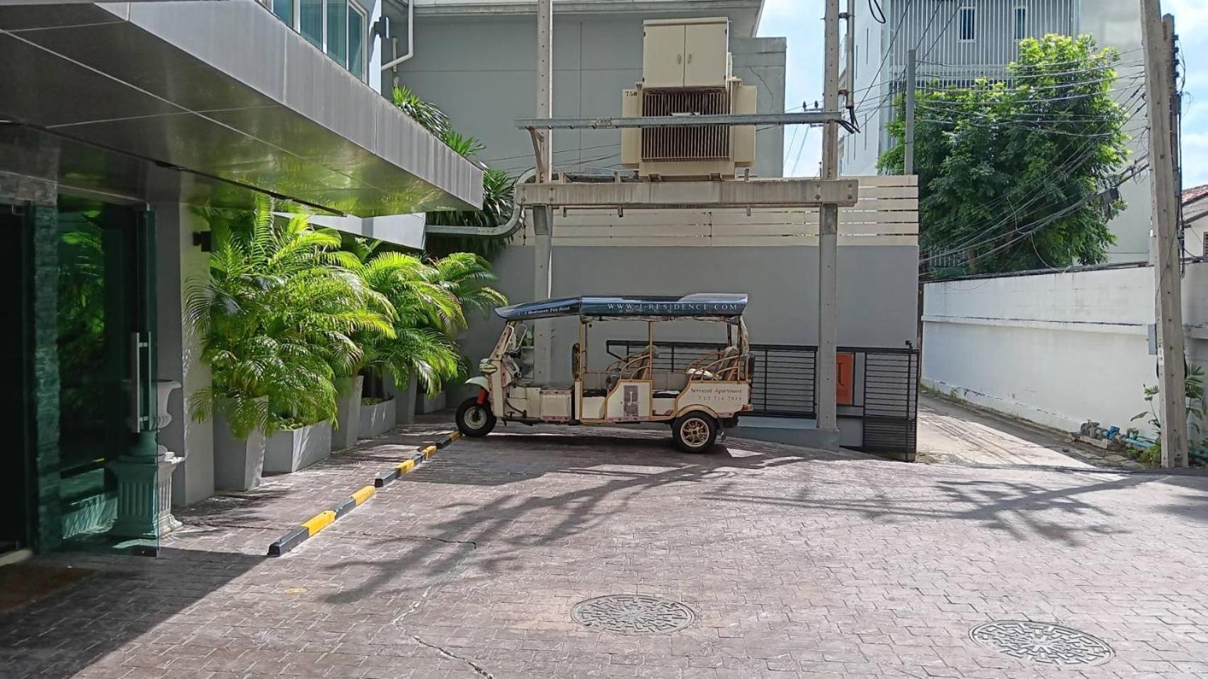 J Residence Thonglor 8 Bangkok Exterior foto