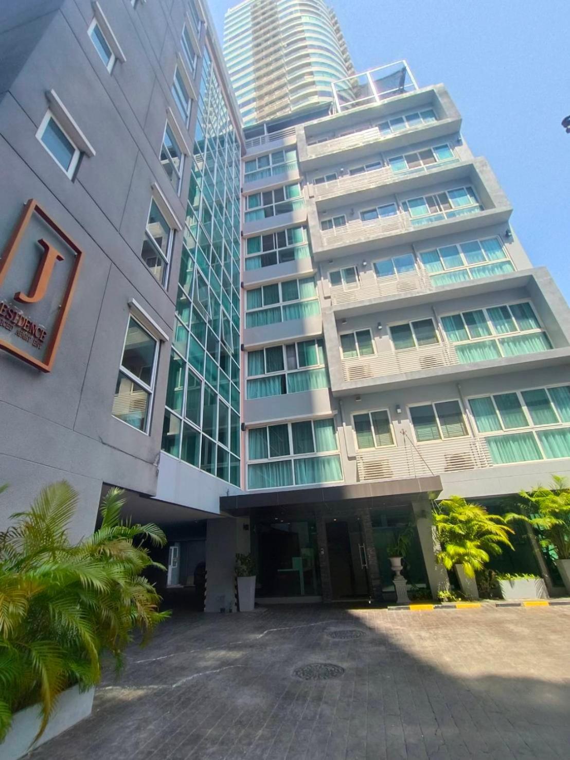 J Residence Thonglor 8 Bangkok Exterior foto
